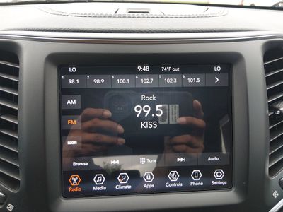 2022 Jeep Cherokee - Photo 18