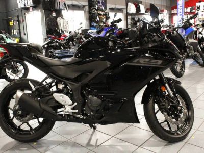 2026 Yamaha YZF-R3 — front three-quarter view