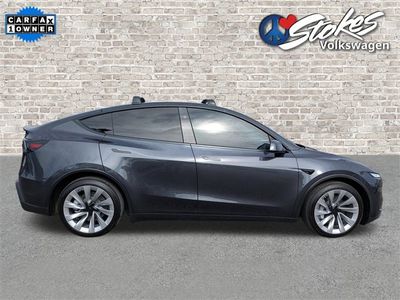 2026 Tesla Model Y - Photo 2