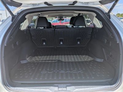 2024 Subaru Outback — photo 13 view