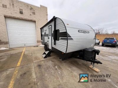 2023 Sunset Park RV Sun Lite 21QB — front three-quarter view