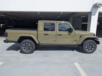 2026 Jeep Gladiator — side profile view