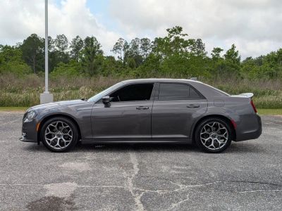 2018 Chrysler 300 - Photo 2