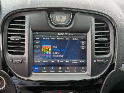 2018 Chrysler 300 - Photo 20