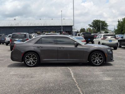 2018 Chrysler 300 - Photo 7
