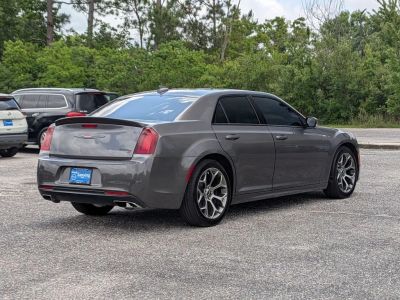 2018 Chrysler 300 - Photo 6