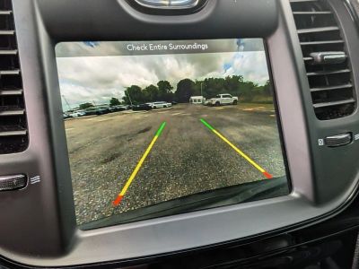 2018 Chrysler 300 - Photo 21