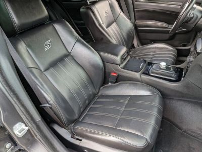 2018 Chrysler 300 - Photo 28