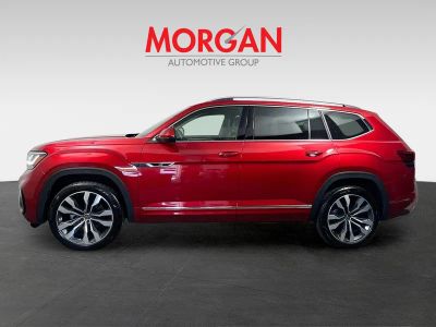 2022 Volkswagen Atlas — engine compartment view