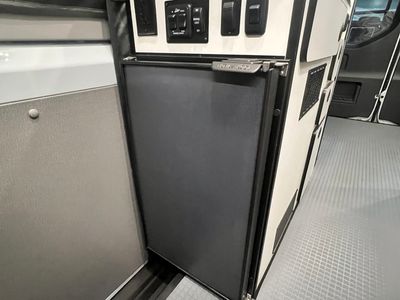2026 Winnebago REVEL SPORT - Photo 8