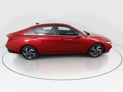 2024 Hyundai Elantra — photo 8 view