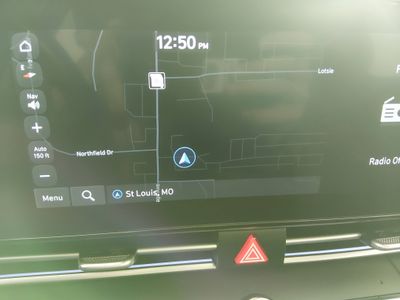 2024 Hyundai Elantra — photo 17 view