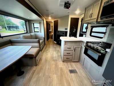 2027 Coachmen Catalina Legacy Edition — photo 22 view