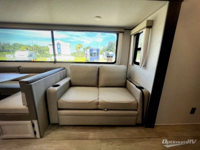 2027 Coachmen Catalina Legacy Edition — photo 8 view
