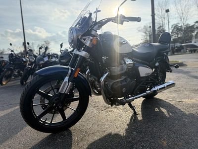 2024 Royal Enfield Super Meteor 650 Celestial Blue - Photo 2