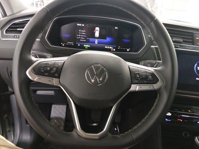 2024 Volkswagen Tiguan — photo 12 view
