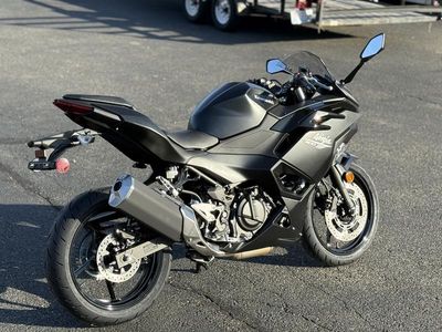 2026 Kawasaki Ninja 500 ABS Metallic Flat Spark Black — interior view
