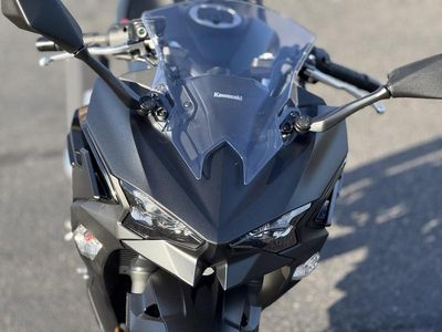 2026 Kawasaki Ninja 500 ABS Metallic Flat Spark Black — photo 10 view