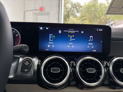 2026 Mercedes-Benz GLB — photo 33 view
