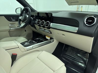2026 Mercedes-Benz GLB — photo 28 view