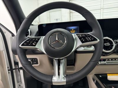 2026 Mercedes-Benz GLB — photo 15 view