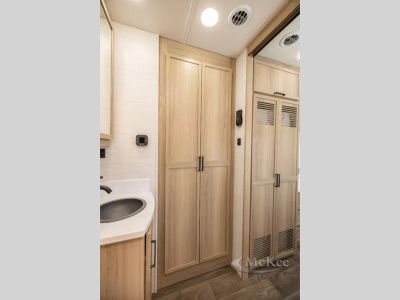 2026 Dynamax Europa S - Photo 38