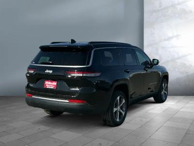 2026 Jeep Grand Cherokee L — engine compartment view