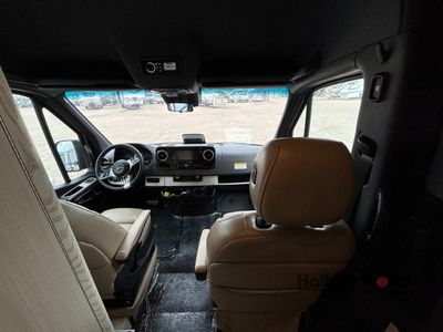 2025 Airstream Interstate 19 - Photo 6
