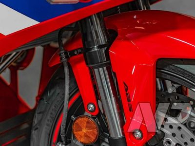 2026 Honda CBR650R E-Clutch - Photo 9