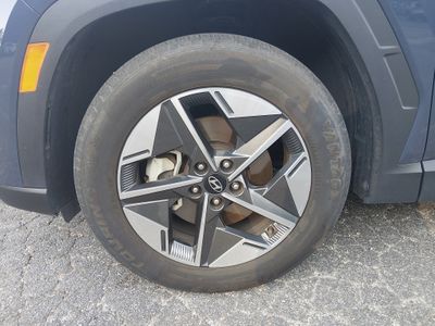 2025 Hyundai Tucson — photo 10 view