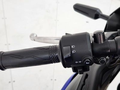2025 Yamaha YZF-R3 - Photo 10