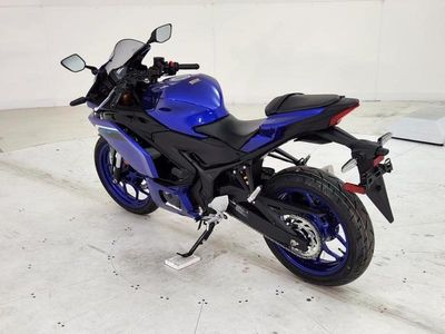 2025 Yamaha YZF-R3 - Photo 7