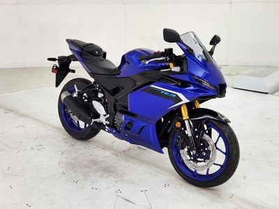 2025 Yamaha YZF-R3 - Photo 3