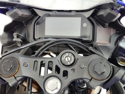 2025 Yamaha YZF-R3 - Photo 11