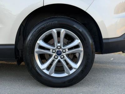 2017 Ford Edge — photo 12 view