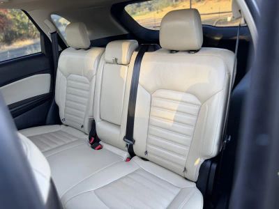 2017 Ford Edge — photo 16 view