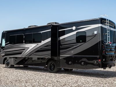 2026 Fleetwood Bounder - Photo 2