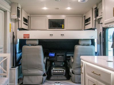 2026 Fleetwood Bounder - Photo 6