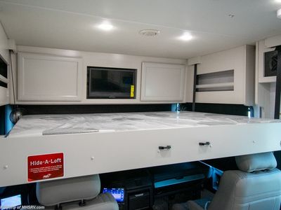 2026 Fleetwood Bounder - Photo 7