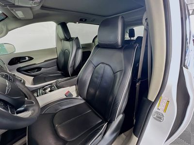 2022 Chrysler Pacifica Hybrid - Photo 10