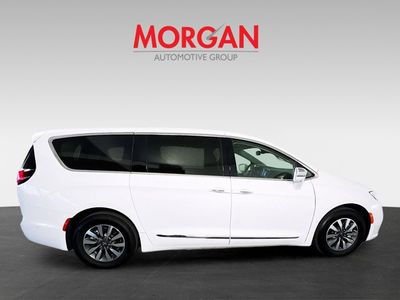2022 Chrysler Pacifica Hybrid - Photo 9