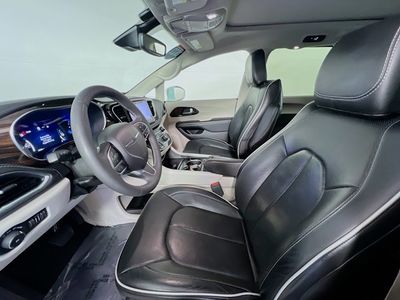 2022 Chrysler Pacifica Hybrid - Photo 14