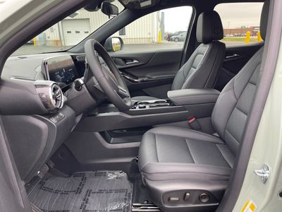 2026 Chevrolet Equinox — photo 8 view