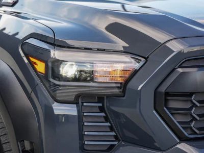 2025 Toyota Tacoma - Photo 3