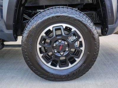 2025 Toyota Tacoma - Photo 9