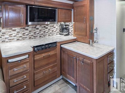 2018 Jayco Seneca — photo 19 view