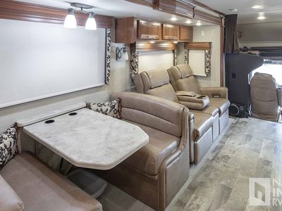 2018 Jayco Seneca — photo 31 view