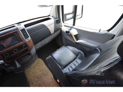 2015 Thor Motor Coach Citation Sprinter — photo 11 view