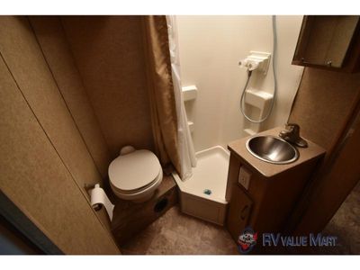 2015 Thor Motor Coach Citation Sprinter — photo 22 view