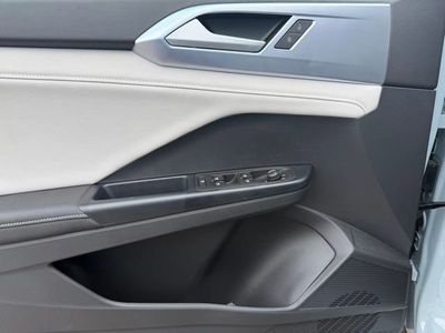 2026 Volkswagen Taos - Photo 12